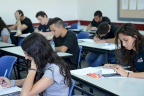 عودة تدريجية للمدارس في إسرائيل بدءاً من الأحد المقبل