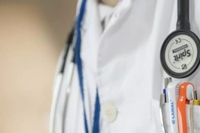 وزير العمل: طبيب سجل للحصول على منحة وقفة عز