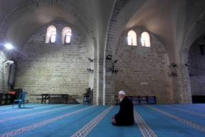 غزة تفتح مساجدها لصلاة الجمعة وعيد الفطر 