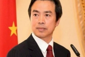 العثور على السفير الصيني لدى "إسرائيل" جثة هامدة بمنزله قرب تل أبيب