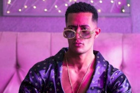 الكشف عن سعر قفاز ونظارة محمد رمضان في كليب "كورونا فيروس"