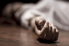 جريمة مرعبة.. قتلها ودخن سيجارة وحضن أولاده ثم انتحر