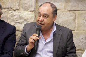 مصاب بكورونا- انتكاسة على صحة محافظ نابلس وإدخاله للعناية المكثفة