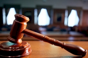 محكمة جرائم الفساد تدين موظفاً عاماً بجريمة التهاون في أداء الواجبات الوظيفية