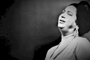 فيديو| إعلامي يكشف سراً لا يُصدق عن أم كلثوم!