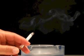 دولة عربية تتصدر المركز الأول عالميا بعدد المدخنين