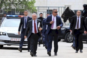 ماذا قالت الحكومة على التعيينات لأقارب الوزراء والمسؤولين؟