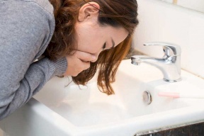 أعراض تنذر بإصابتك بحصى الكلى.. تعرف عليها