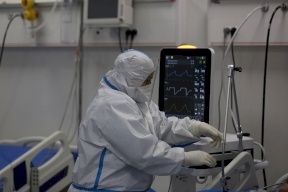 في الخليل.. الطواقم الطبية تُنقذ جنيناً لمريضة مصابة بفيروس كورونا