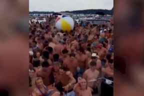 ليس بالخليل فقط..فيديو يظهر حفلة مائية صاخبة بأمريكا في ظل كورونا