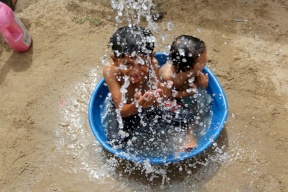 الطقس: أجواء معتدلة في الجبال وحارة في باقي المناطق