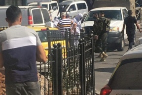 خاص| سائق مصاب بكورونا يكسر الحجر وينقل الركاب بالخليل