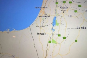 شطب اسم فلسطين من خرائط غوغل وآبل