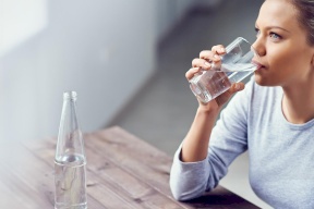 كيف تعرف أنك تشرب ما يكفي من الماء؟
