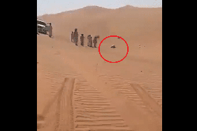 فيديو- العثور على مفقود سعودي متوفى ساجدا في الصحراء