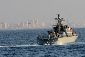 الاحتلال يهاجم الصيادين والمزارعين في غزة