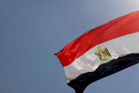 مصري يُعدم أطفاله الثلاثة تحت عجلات قطار