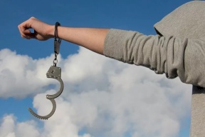فيديو- تبرئة شخص من جريمة قتل بعد سجنه لـ27 عاما