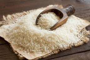 الاقتصاد: مخزون الأرز والقمح والطحين لدينا يكفي لعدة أشهر