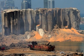 فاجعة لبنان.. قبطان "سفينة الموت" يخرج عن صمته