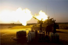 مدفعية الاحتلال تستهدف مرصدين للمقاومة في غزة