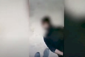 فيديو:  تقرير اسرائيلي يكشف عن التنكيل وسرقة عمال الضفة بطريقة بشعة