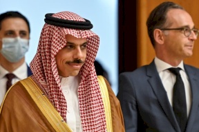 السعودية: ملتزمون بخطة السلام العربية