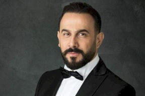 قصي خولي يتخلى عن شعره تماما.. والجمهور يشبهه بأحمد مكي