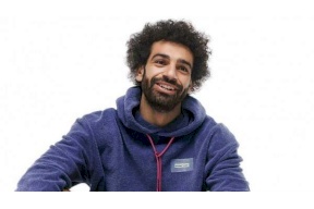 من هي الفنانة اللبنانية الوحيدة التي يتابعها محمد صلاح؟