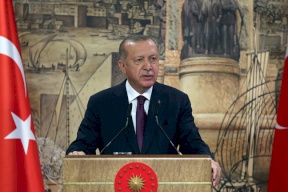 أردوغان محذرا الفرنسيين واليونانيين: هل تعرفون الثمن الذي ستدفعونه؟