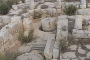 الاحتلال يضع يده على خربة أثرية بسلفيت