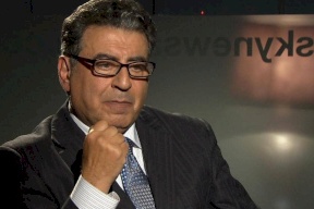 مذيع معروف ينفي خبر وفاته: أنا حي