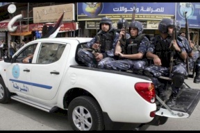 طولكرم :الشرطة توقف شخصين من اصحاب قاعات الافراح لعدم الالتزام بالإغلاق