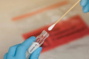 الصحة: وفاتان و696 إصابة جديدة بكورونا وتعافي 767