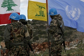 ضابط إسرائيلي: المدنيون يتجولون والجنود يختبئون من قناصة حزب الله