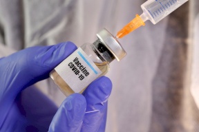 بدء توزيع اللقاح الروسي ضد فيروس كورونا