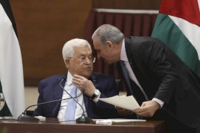 صحيفة.. القيادة الفلسطينية ترفض عرضاً عربياً "مغرياً" للتطبيع