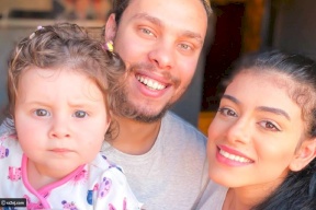 بتهمة استخدام طفلتيهما.. القبض على اليوتيوبرز أحمد وزوجته زينب