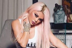 شاهد: ميريام كلينك تصرخ وتبكي من فحص كورونا