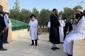 فيديو: اقتحامات وشعائر تلمودية في باحات الأقصى المبارك