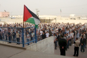المدارس الفلسطينية تفتح أبوابها للطلبة من الصف الخامس إلى الحادي عشر