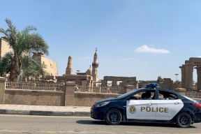 للنشر على تيك توك.. 3 شبان مصريين يتنمرون على مسن