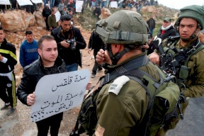 الخليل: بدء العمل لفتح شارع مغلق من 20  عاماً