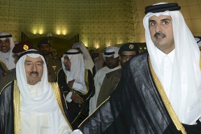 ما مضمون الرسالة التي تلقاها أمير قطر من نظيره الكويتي؟