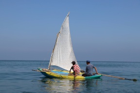 هنية: نجري اتصالات لتأمين عودة الصياد المصاب إلى غزة