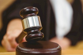 حبس 15 عاماً وغرامة 20 ألف دينار لمدانين بتجارة المخدرات