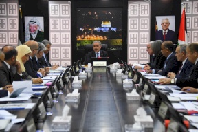 رام الله.. وقفة تطالب بـ"حكومة انتقالية"