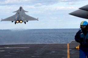 التصعيد يعود شرق المتوسط.. مناورات تركية وقواعد يونانية