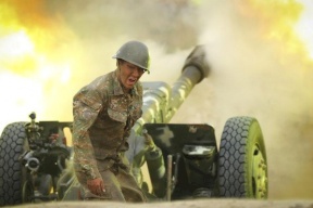 هجمات متبادلة وتصاعد حدة الاشتباكات في قره باغ