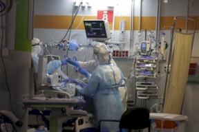 إسرائيل: 17 وفاة بكورونا و811 إصابة خطيرة